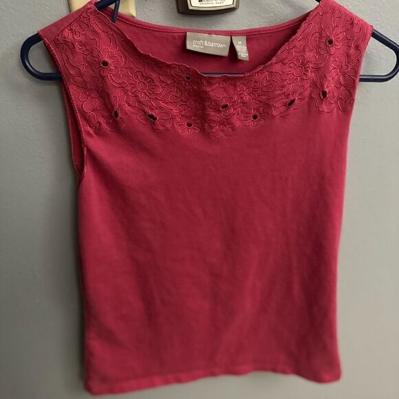 Croft and Barrow Cur Out High Neck Floral Sleeveless Tank Top Size M Wine Pink - Picture 1 of 7